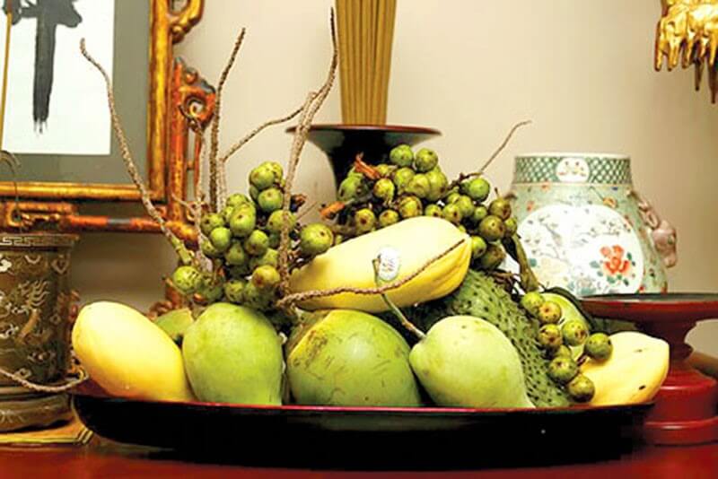Bạn có thể kết hợp 2 loại trái cây khác nhau để thắp hương lên bàn thờ 