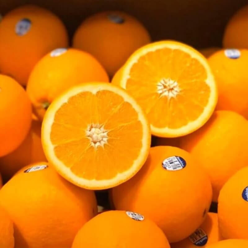 Cam rất nhiều vitamin C rất tốt khi trị mụn
