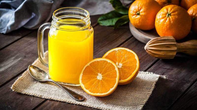 Nước cam mang đến nguồn Vitamin C dồi dào.