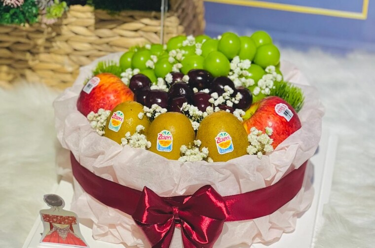 Bánh sinh nhật trái cây nhiệt đới