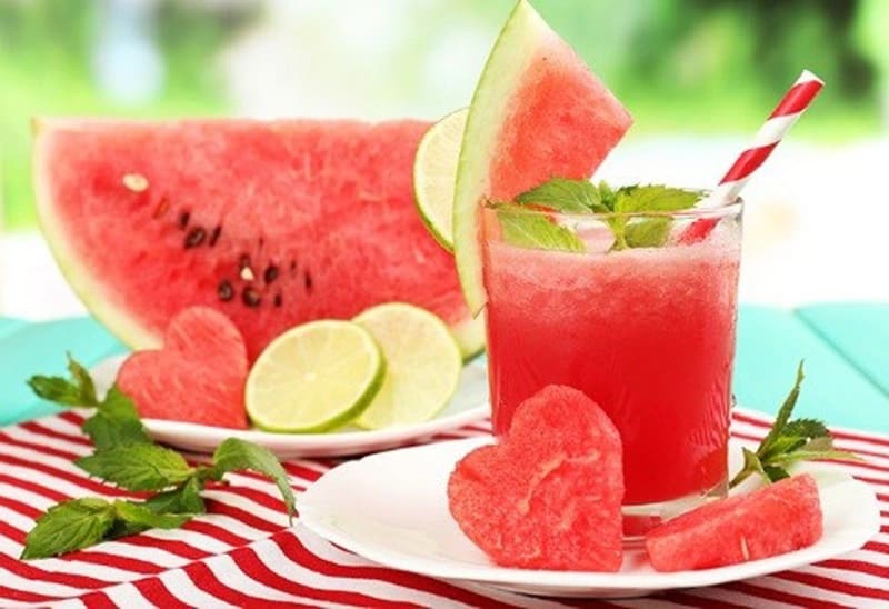 Công thức làm nước detox đẹp da từ dưa hấu