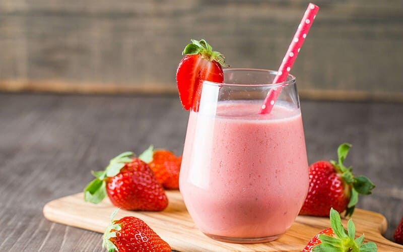 01 ly sinh tố dâu bao nhiêu calo? Hàm lượng calo của một ly sinh tố dâu sẽ phụ thuộc vào cách bạn chế biến và các nguyên liệu đi kèm.