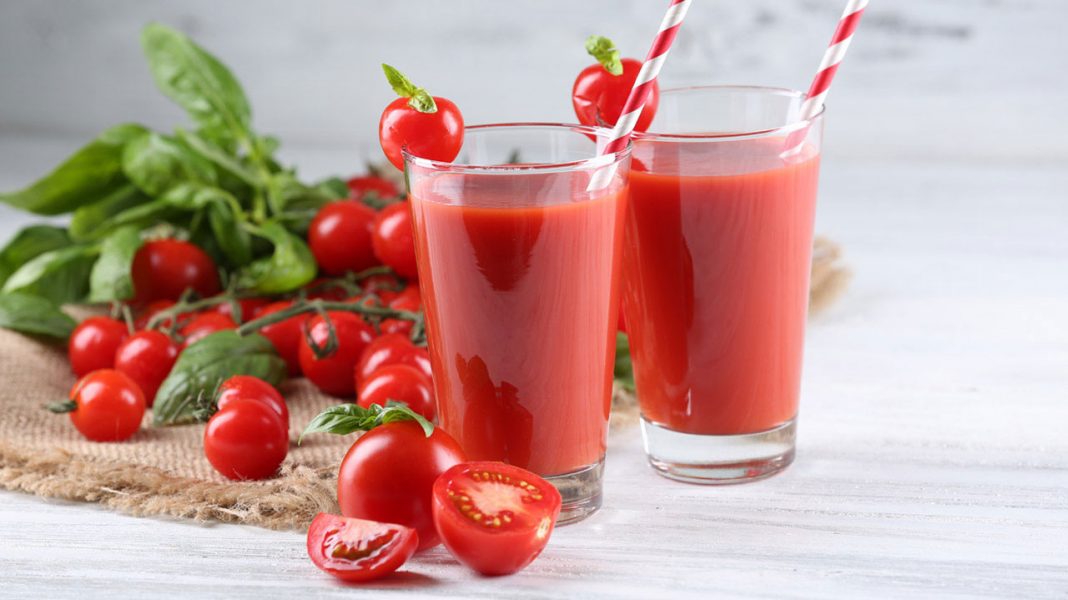 Sinh tố cà chua và sữa tươi