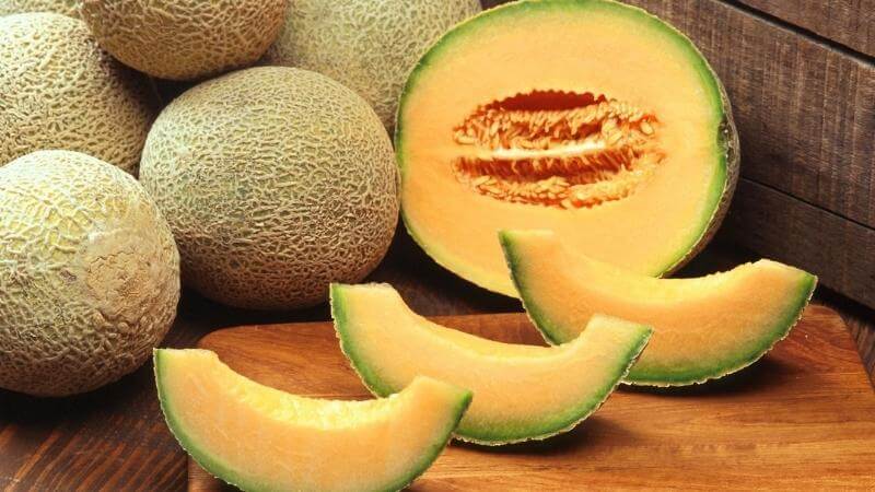 Dưa lưới kỵ với đồ ngọt hoặc thực phẩm có nhiều đường tinh luyện