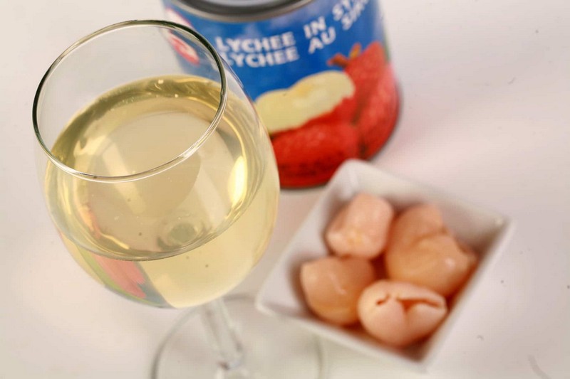 Với câu hỏi "vải thiều có ngâm rượu được không", câu trả lời hoàn toàn là có