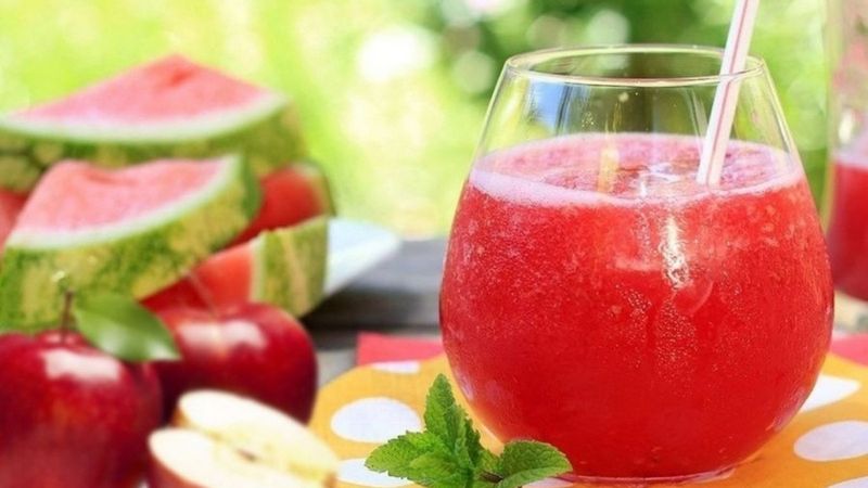 Cách làm nước ép mix táo và dưa hấu