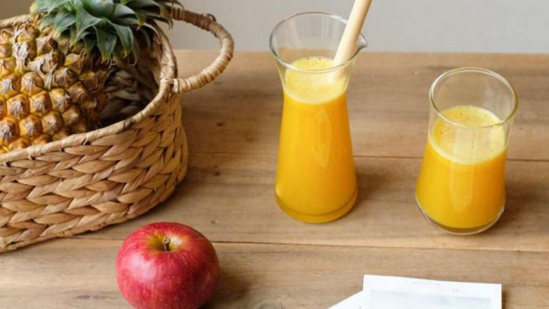 Sử dụng nước ép dứa và táo bổ sung nhiều dưỡng chất