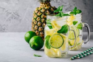 Cách làm trà detox dứa và bạc hà
