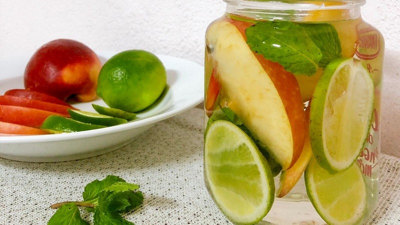 Trà detox nên được bảo quản trong tủ lạnh và dùng trong ngày để đảm bảo chất lượng và hương vị