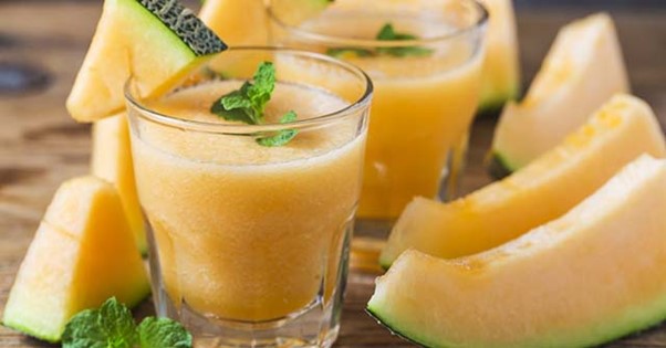 Sinh tố dưa lưới với sữa đặc