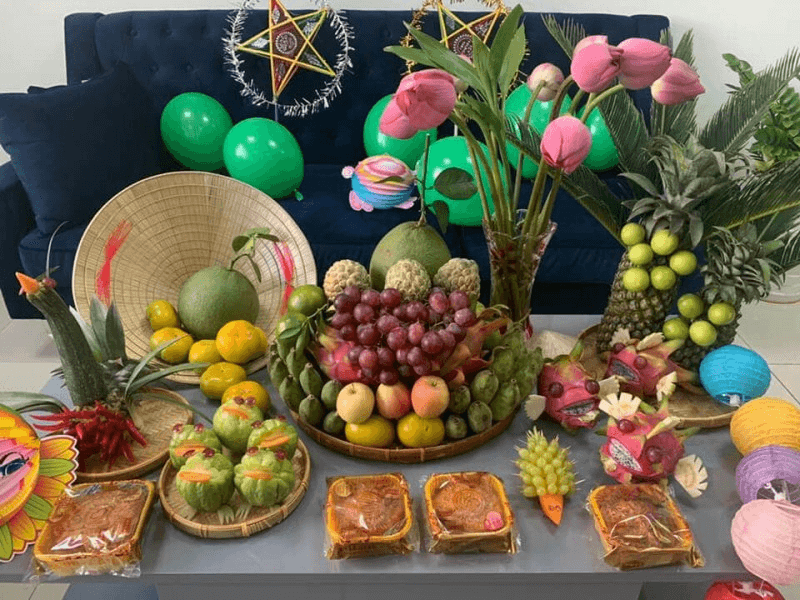 Mâm ngũ quả miền Nam biểu trưng cho sự vững chãi và mong muốn gia đình đông con cháu, sum vầy