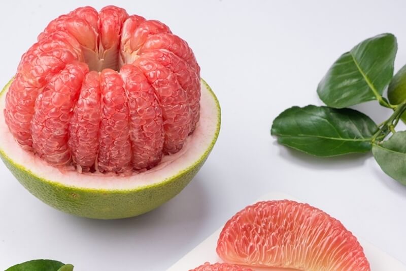 Những quả bưởi căng mọng vào tháng 8