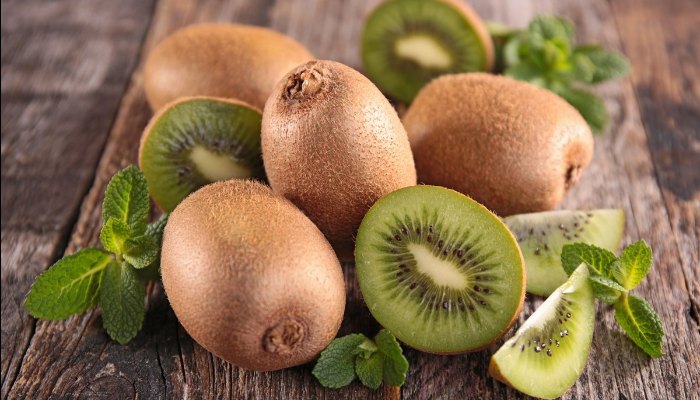 Một quả kiwi cung cấp 85mg vitamin C
