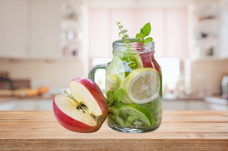 Giảm cân với táo và nước chanh